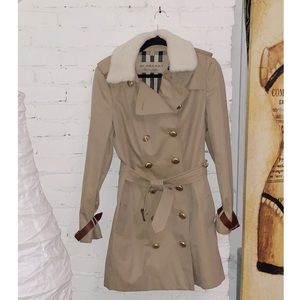 Burberry Sandringham Honey Trench Coat